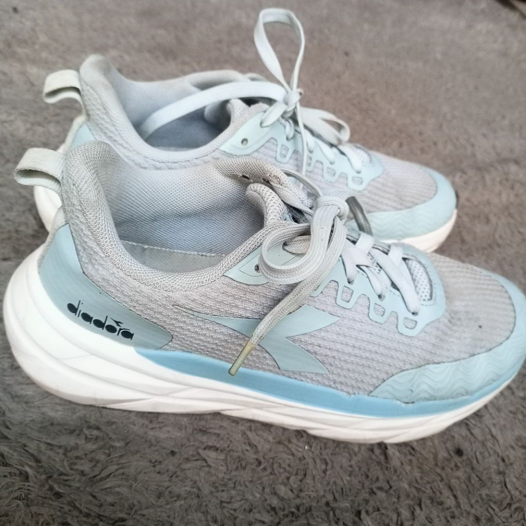 Original Sepatu Running Diadora Howard Abu Tosca Size 38 Insole 23.5cm Lari Wanita ada minus