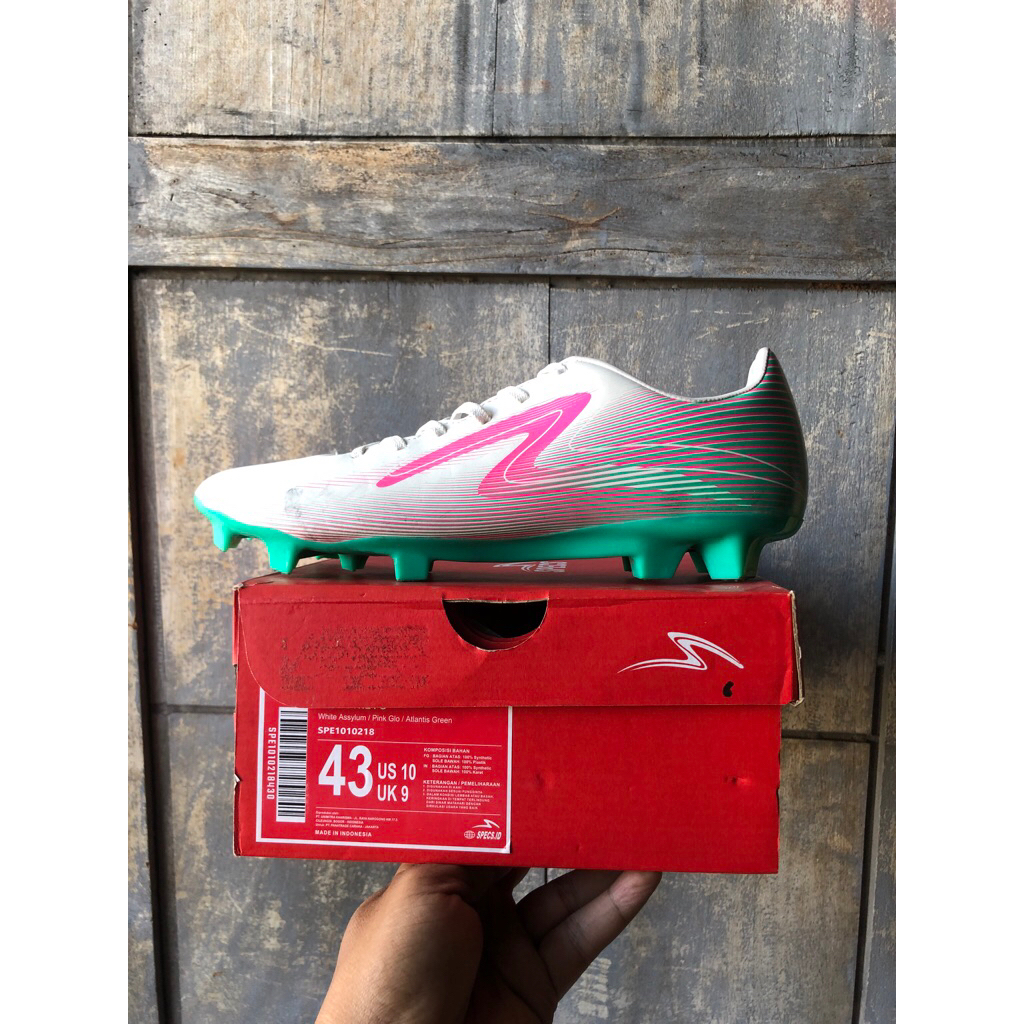 Sepatu bola preloved size 43