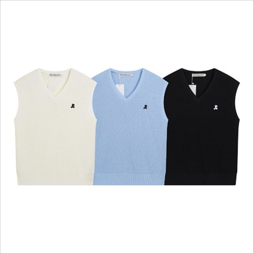 Rest & Recreation Loose Fitting V-neck Pullover Casual Knit Vest Woman