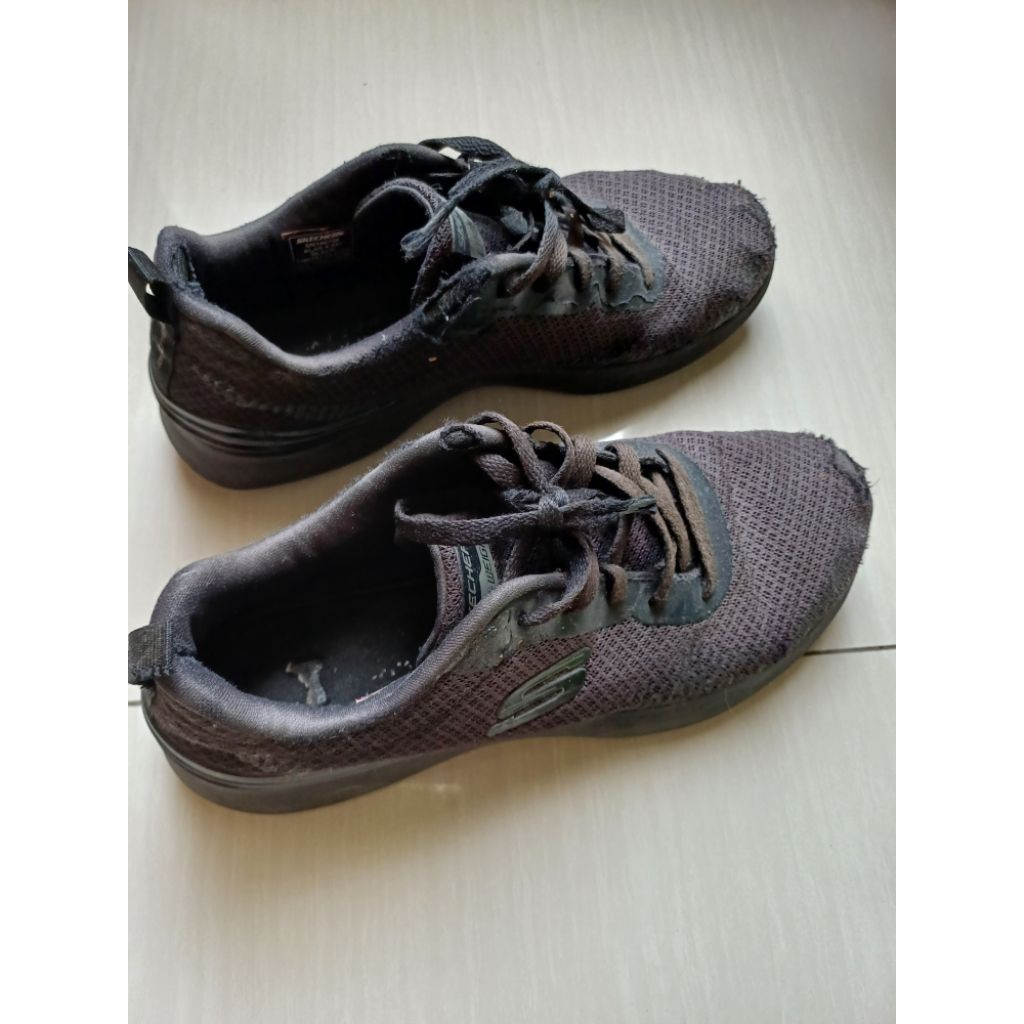 Sepatu Skechers Prelove
