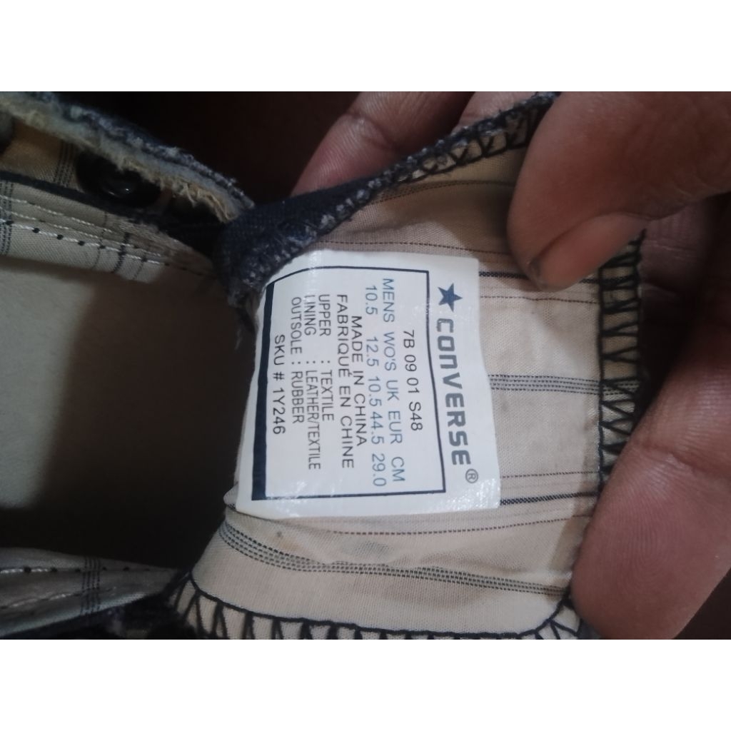 sepatu Converse jv
