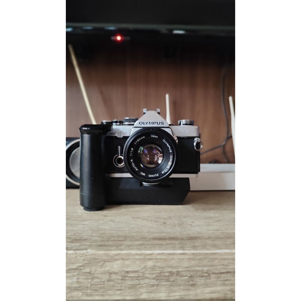 Kamera Analog Olympus OM-2, Lensa Olympus F=50mm, 1:1,8 Zuiko, Olympus Winder 2