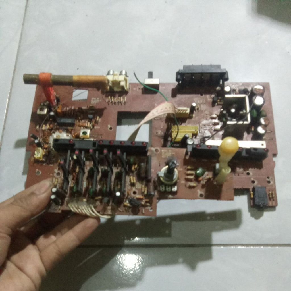 kit tuner copotan Compo Sharp KB-2160  +equaliser anggap aja off/gambling perlu servis