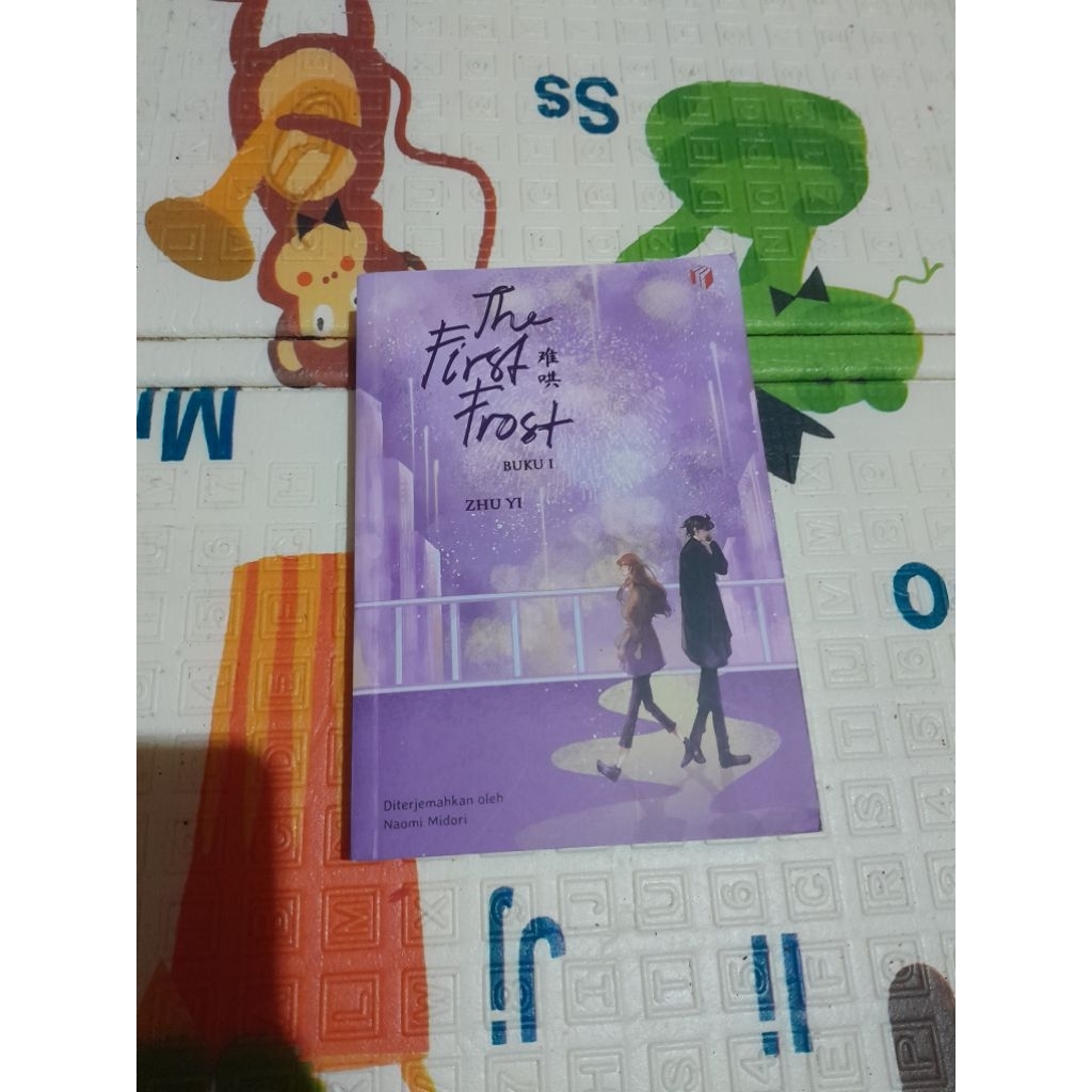 The First Frost Buku 1