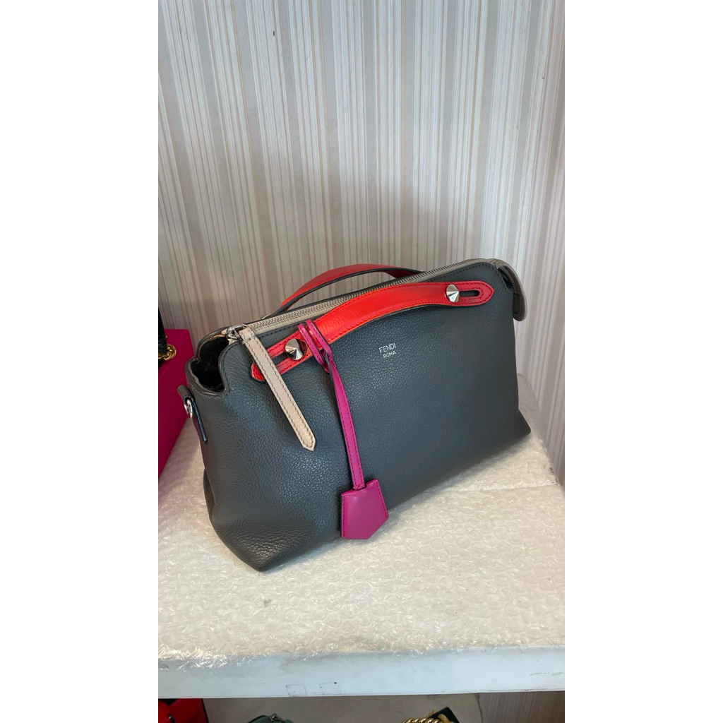 Preloved fendi btw md 3color bag