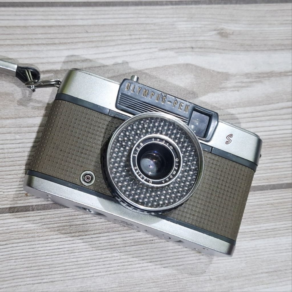 Kamera Analog Half Frame Olympus Pen EE S