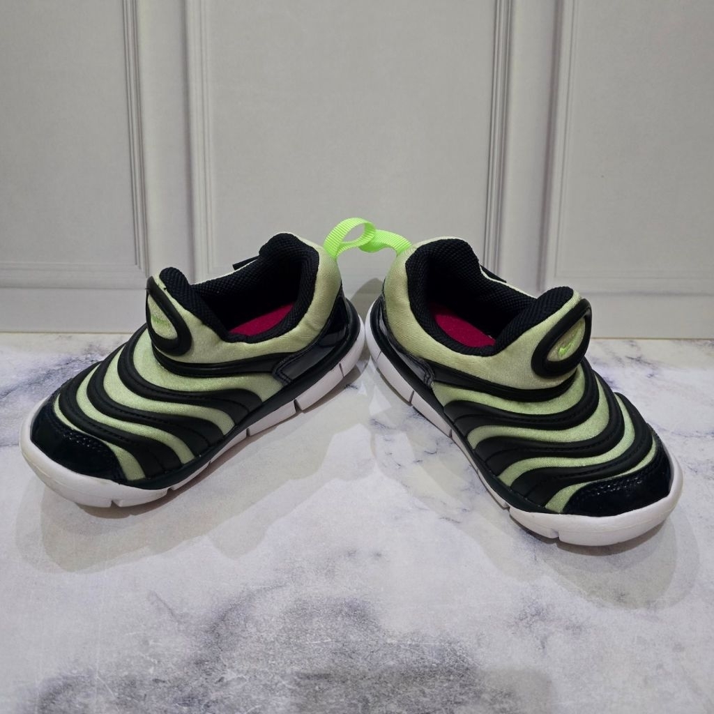 PRELOVED SEPATU ANAK NIKE DYNAMO FREE
