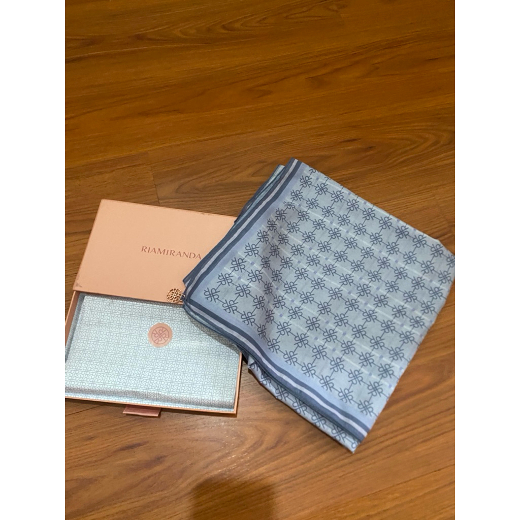 PL Riamiranda Scarf