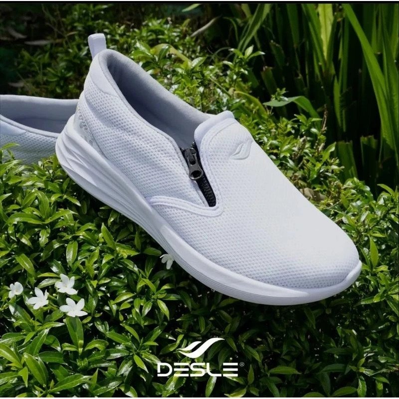 Sepatu Desle Original Slip On Casual Wanita Moricorina Harrys