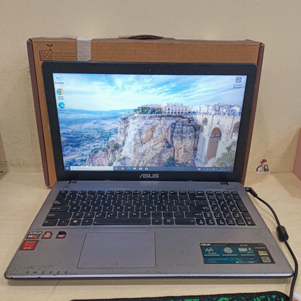 Asus X550ZE 2015 AMD FX-7500 RAM 8 GB SSD 128 +HDD 1 TB (3401D) Dus