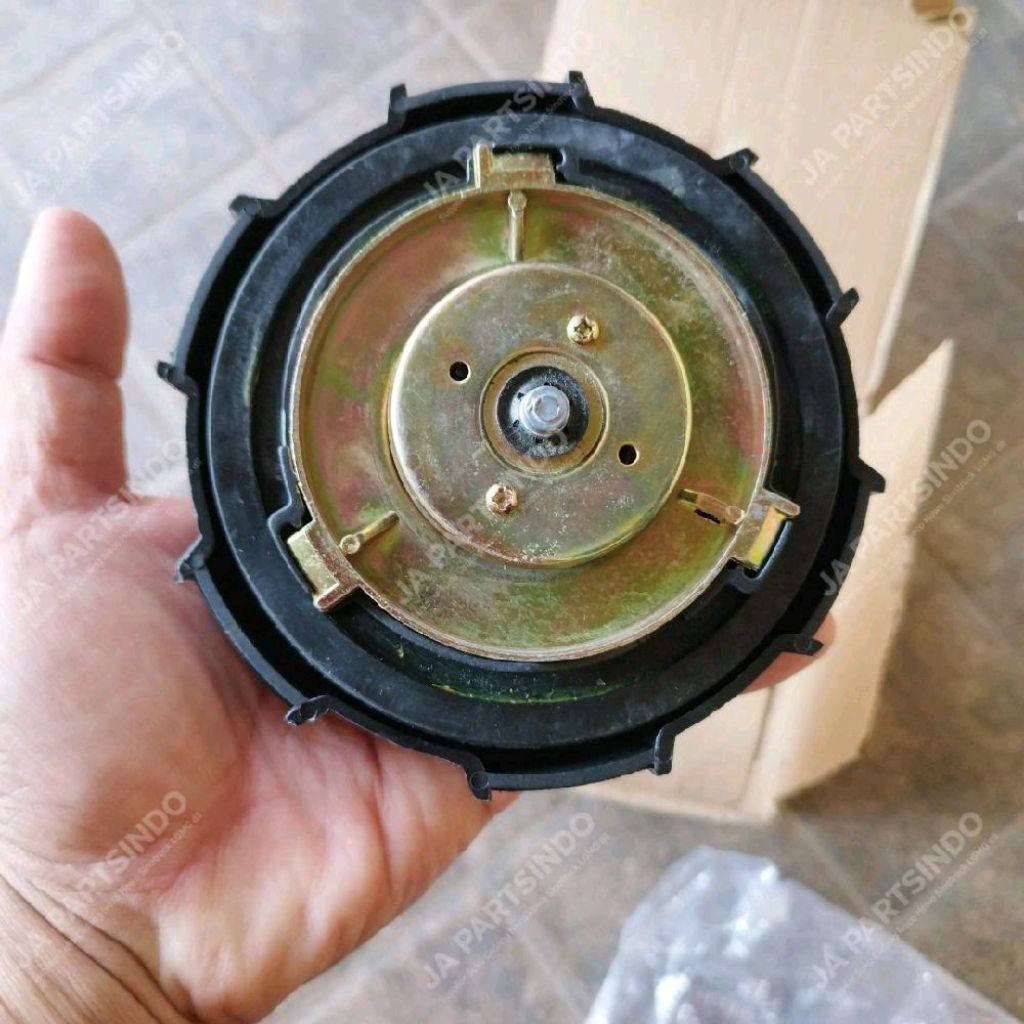 5801887927 Fuel Cap Iveco Suku Cadang sparepart Truck Iveco