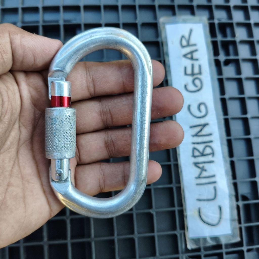 CARABINER PETZL OK SCREW ALLOY OLD MODEL KARABINER SECOND BEKAS PAKAI KONDISI MASIH BAIK BAGUS