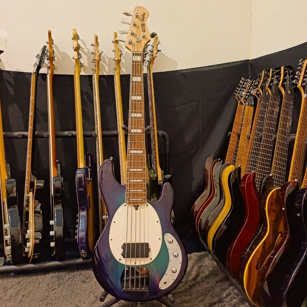 Bass Elektrik 5 String Musicman StingRay.. Bass Elektrik Musicman StingRay Senar 5