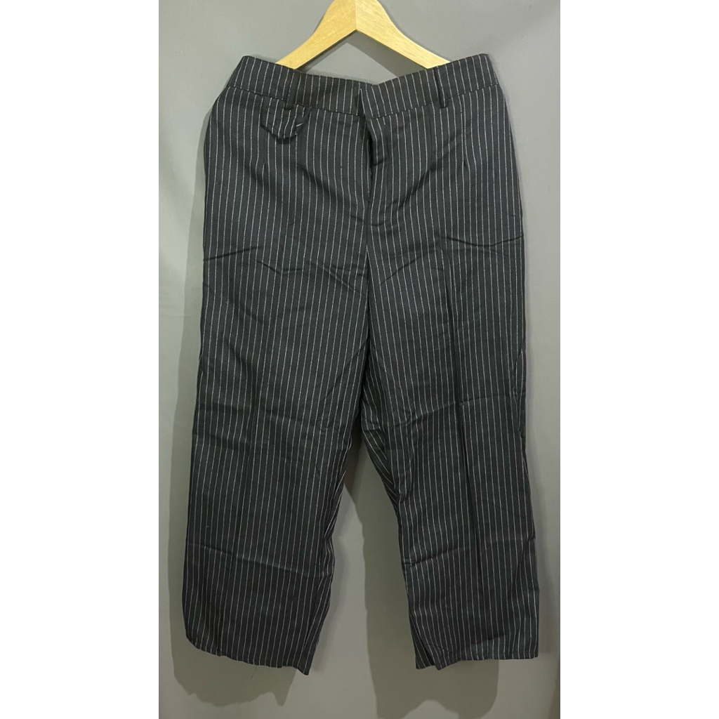 Preloved celana garis