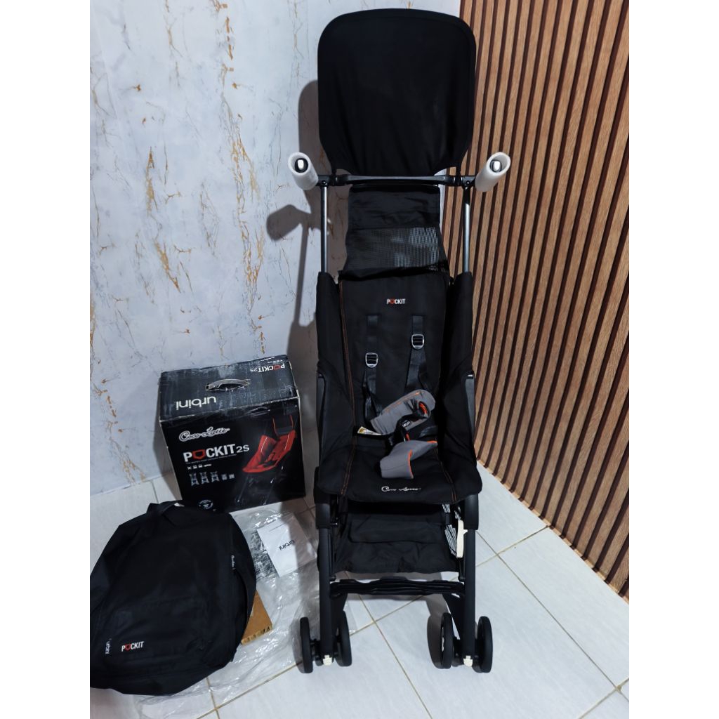 pockit gen 72s ( CL 839 ) merk cocolatte lipat cabin size Preloved like new limited edition Batman