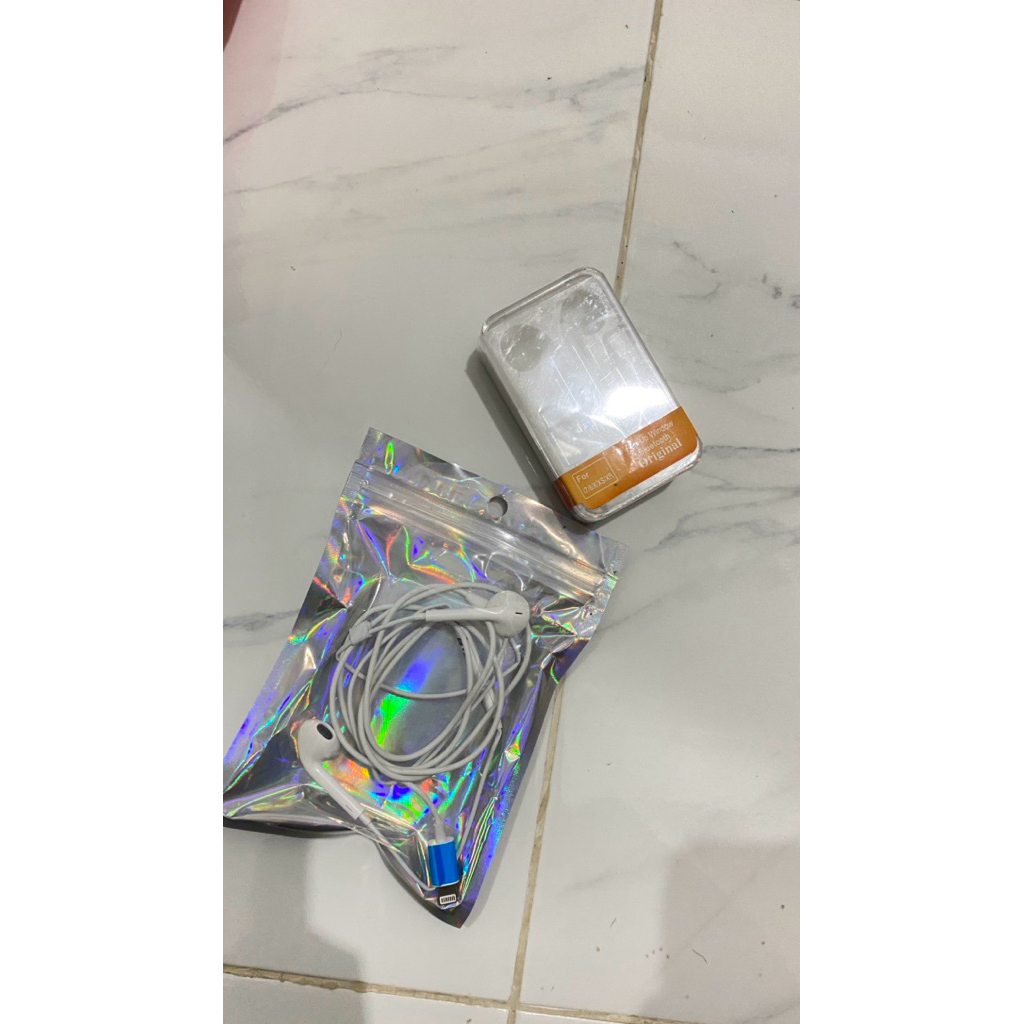 [PRELOVED] EARPHONE LIGHTNING FOR IPHONE