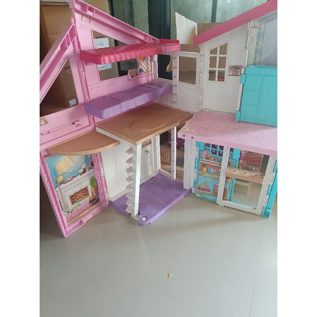 Barbie doll house playset