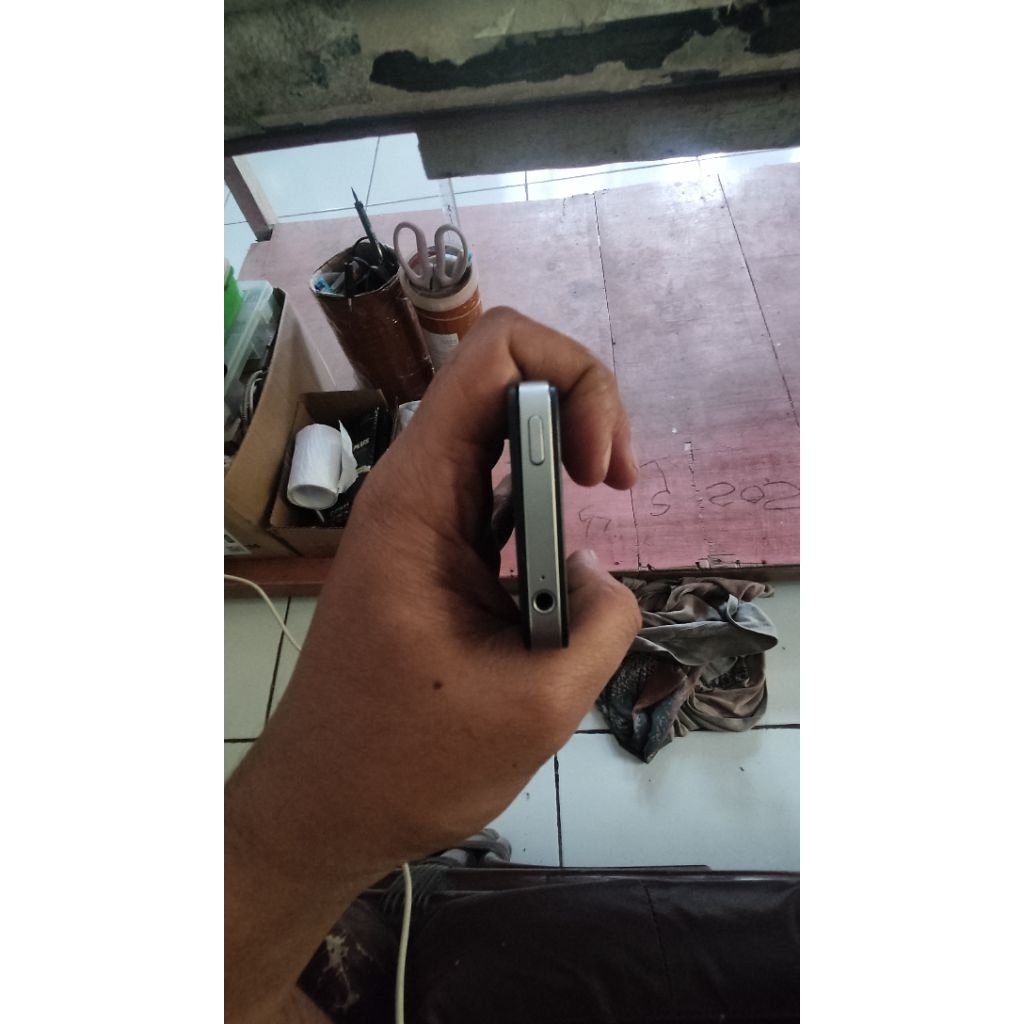ip 4s minus