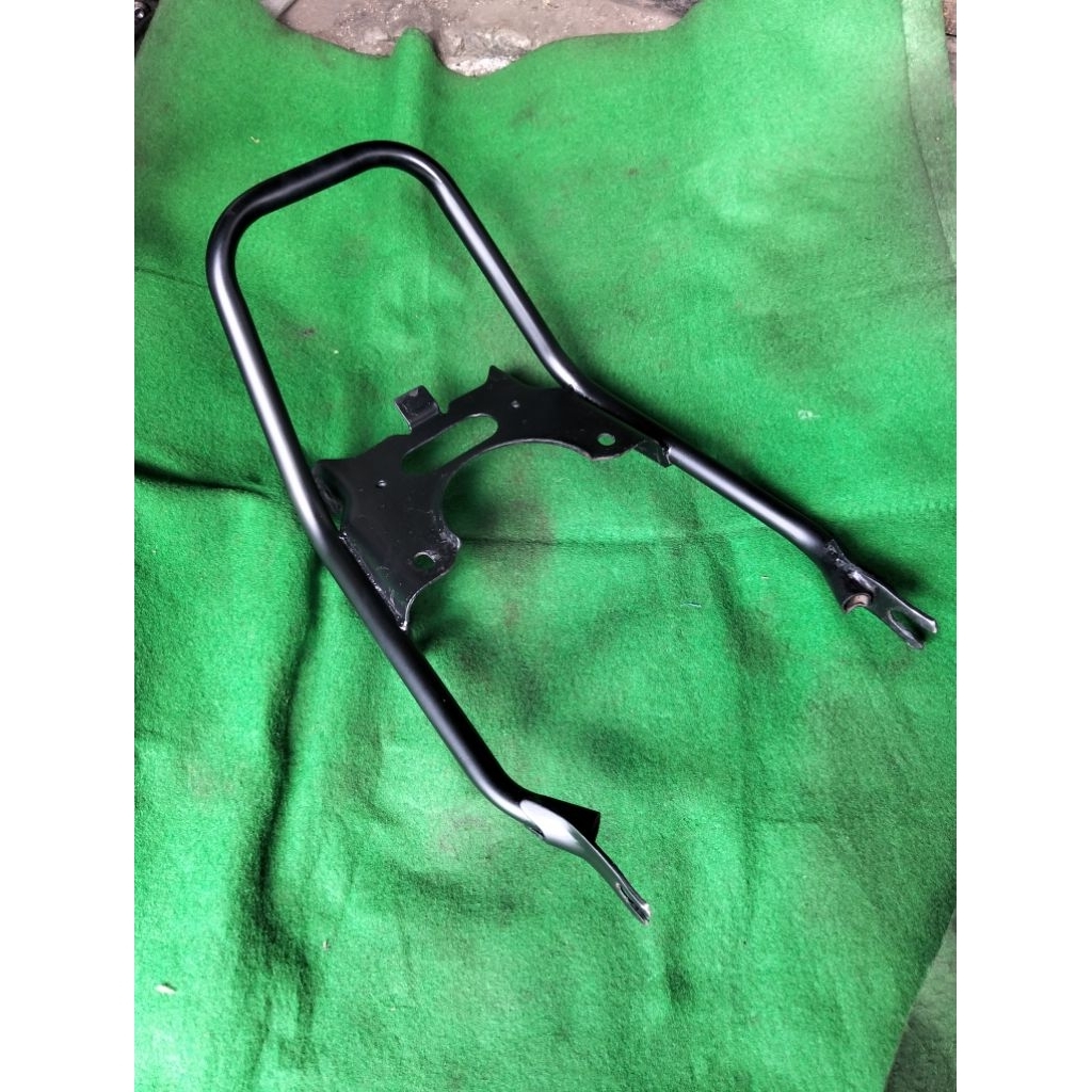 Behel pegangan jok belakang Yamaha RX king cobra / rx king master hitam original