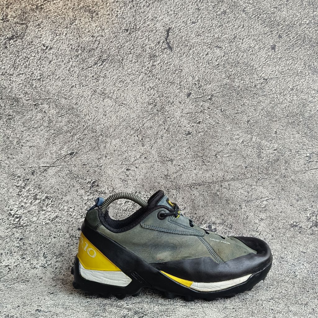Sepatu Hiking Five ten Size 41