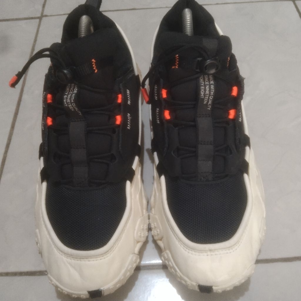 sepatu PUMA Trailfox overland black/whisper white ukuran size 41 insol 26,5
