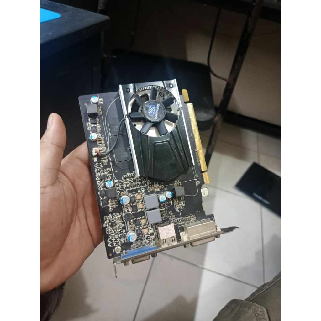 VGA amd R7 200