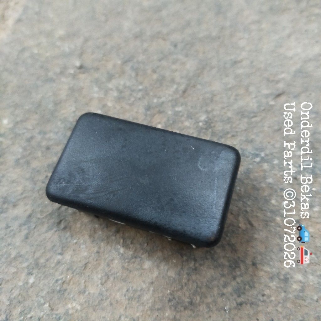 switch blank dashboard Nissan Serena C24