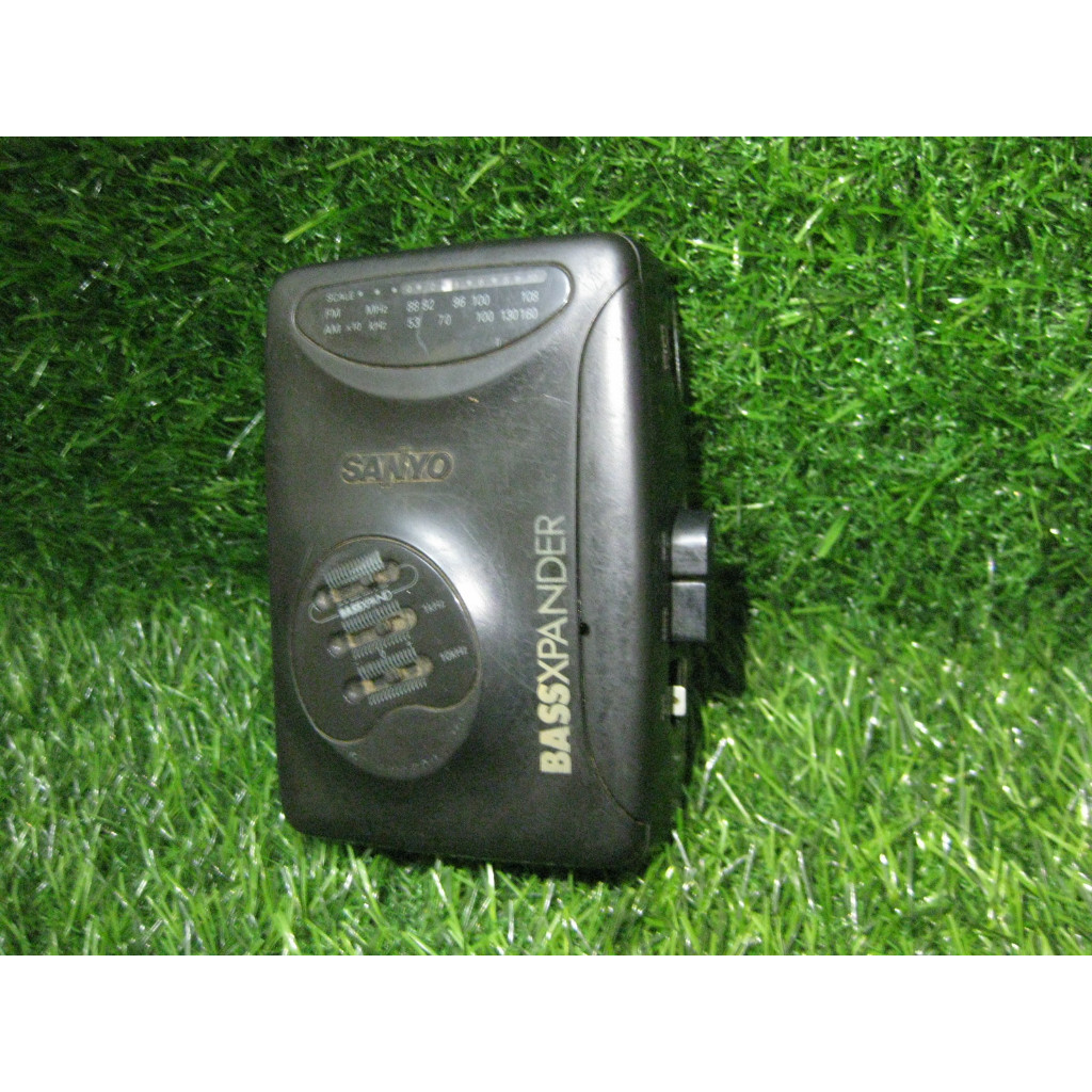 Walkman Sanyo VIP-5 Pemutar Radio kaset siap pakai 1