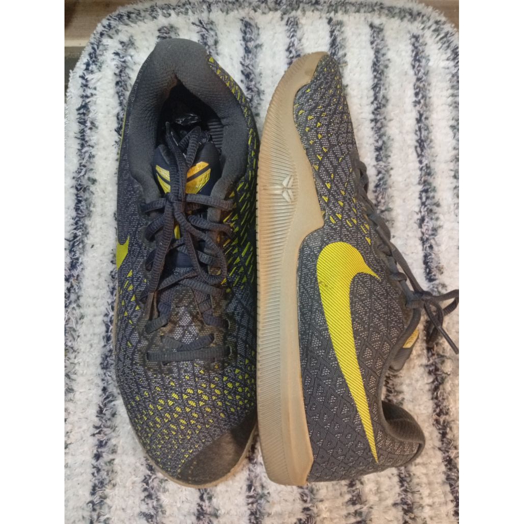 sepatu kobe 44 motif