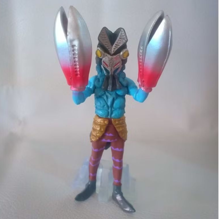 Mainan Action Figure Monster Ultraman