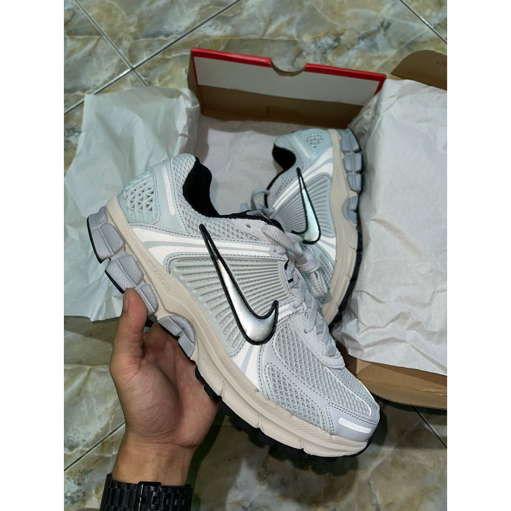 Nike zoom vomero 5