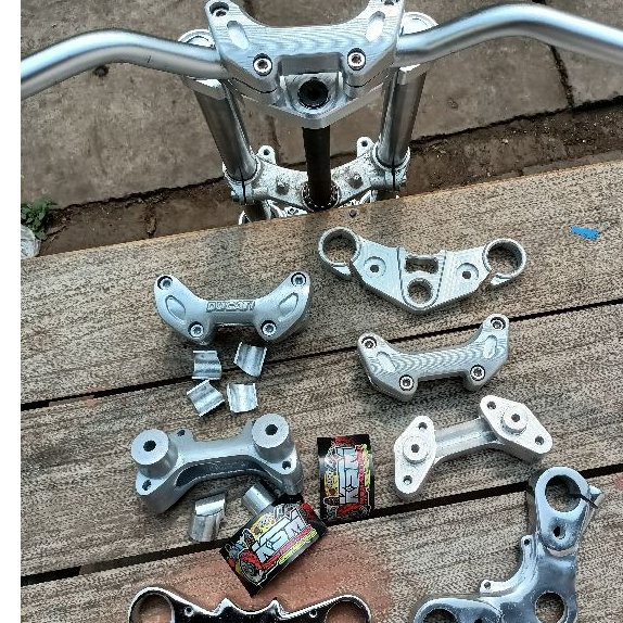 RACER DUCATI CNC /RAISER SETANG SETIR DUCATI HANDMADE