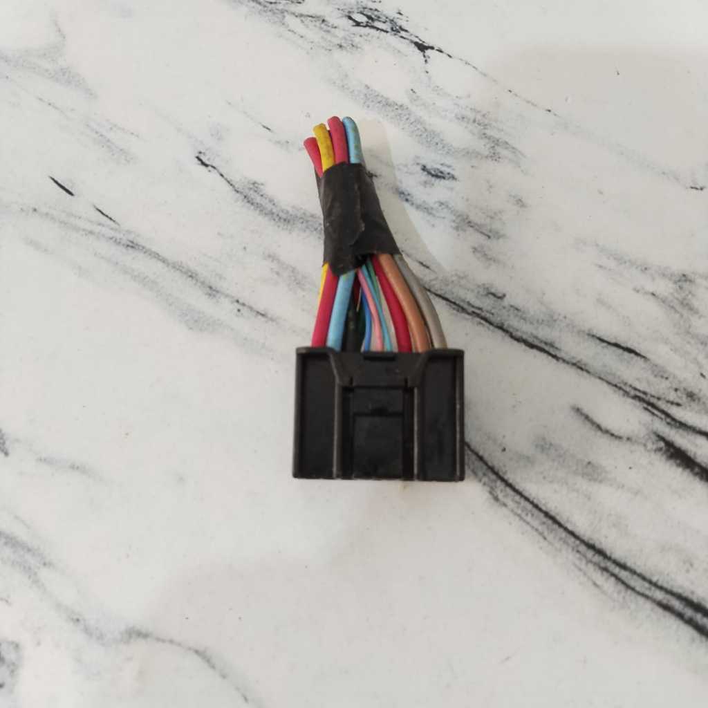 soket kabel tape / head unit mobil tipe 16-pin universal.