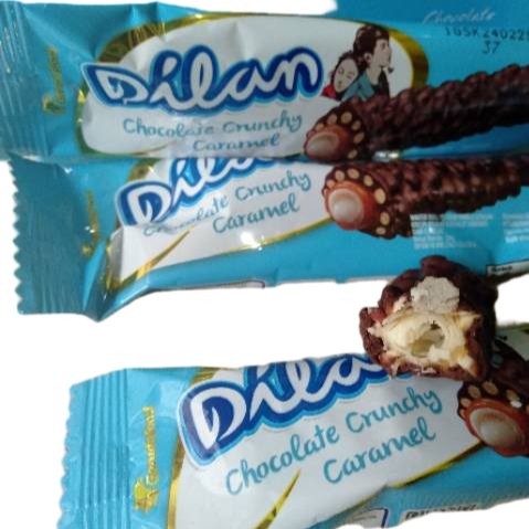 Coklat wafer DILAN WAFER ROLL crunchy caramel Garudafood