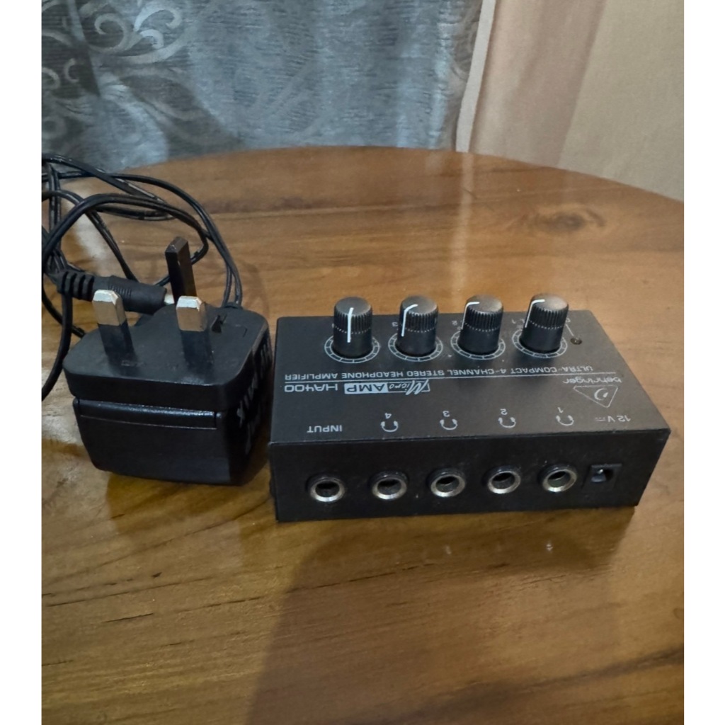 BEHRINGER HEADPHONE MICROAMP HA400  (SECOND)