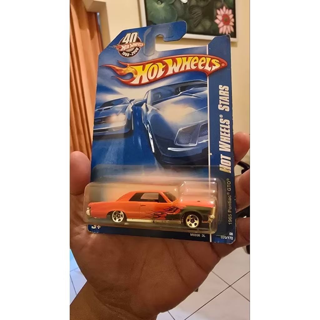 Hot Wheels 1965 Pontiac GTO Orange Flame 40th Anniversary Stars 2008 Rare