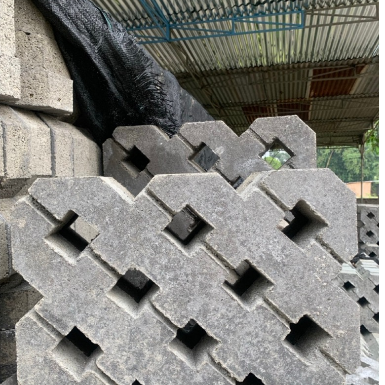 Paving Block Grass Block Lubang 8 / paving rumput Press Hidrolik tebal 6cm