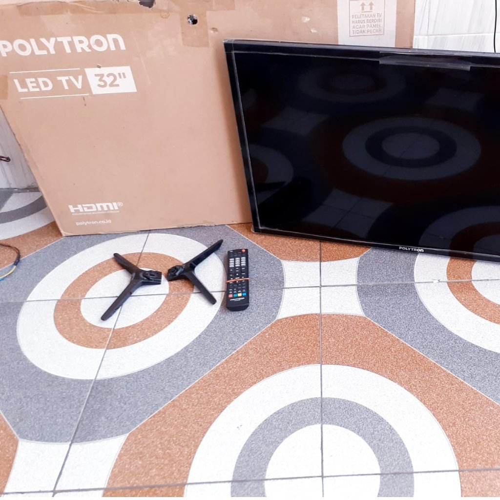 TV LED POLYTRON 32IN DIGITAL TV KONDISI NORMAL SECOND BUKAN BARU [BK]