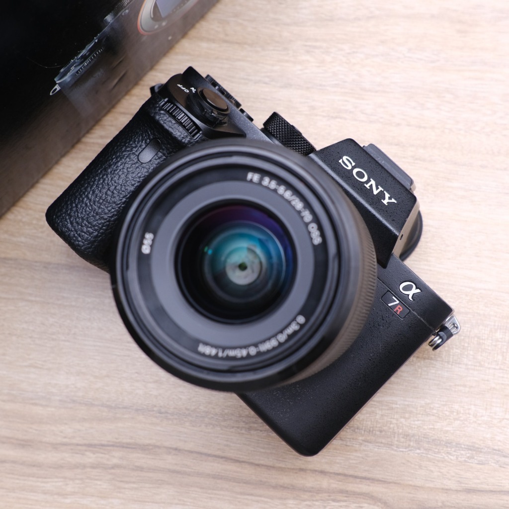 KAMERA SONY A7R MARK II LENSA 28-70MM FULLSET