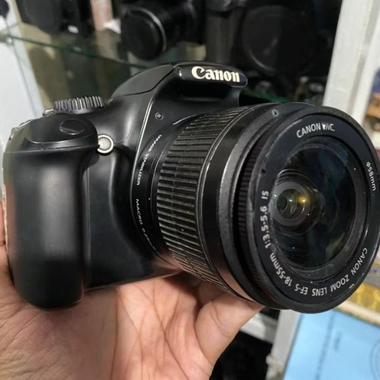 Canon 1100d bekas mulus vignet tipis