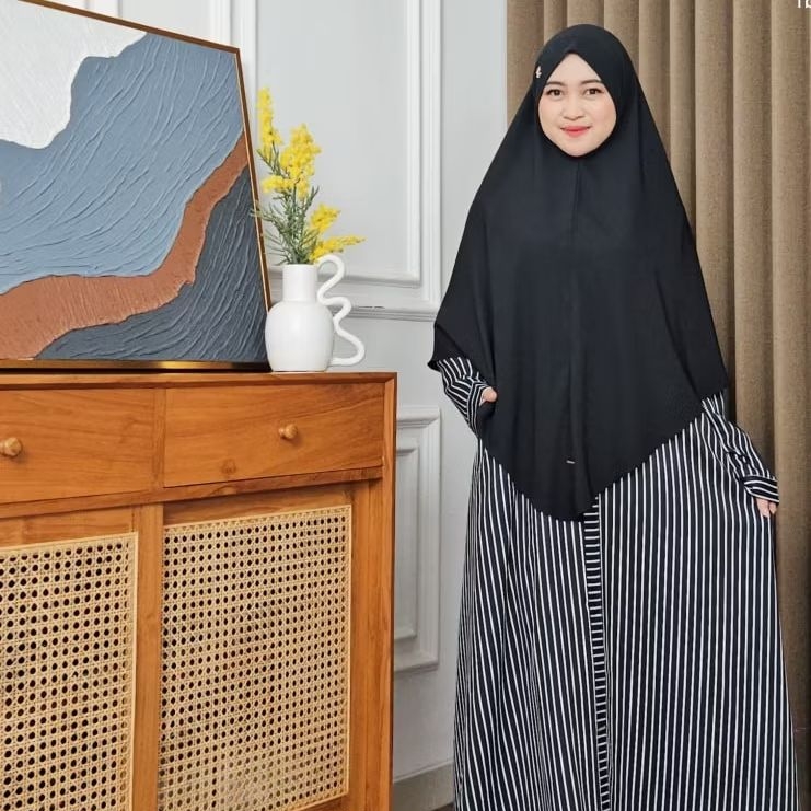 DEEBA ABAYA x KHIBAN