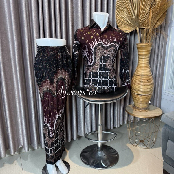 Aywears - Batik couple / Kemeja batik Arshaka Burgundy dan rok prisket kemeja n