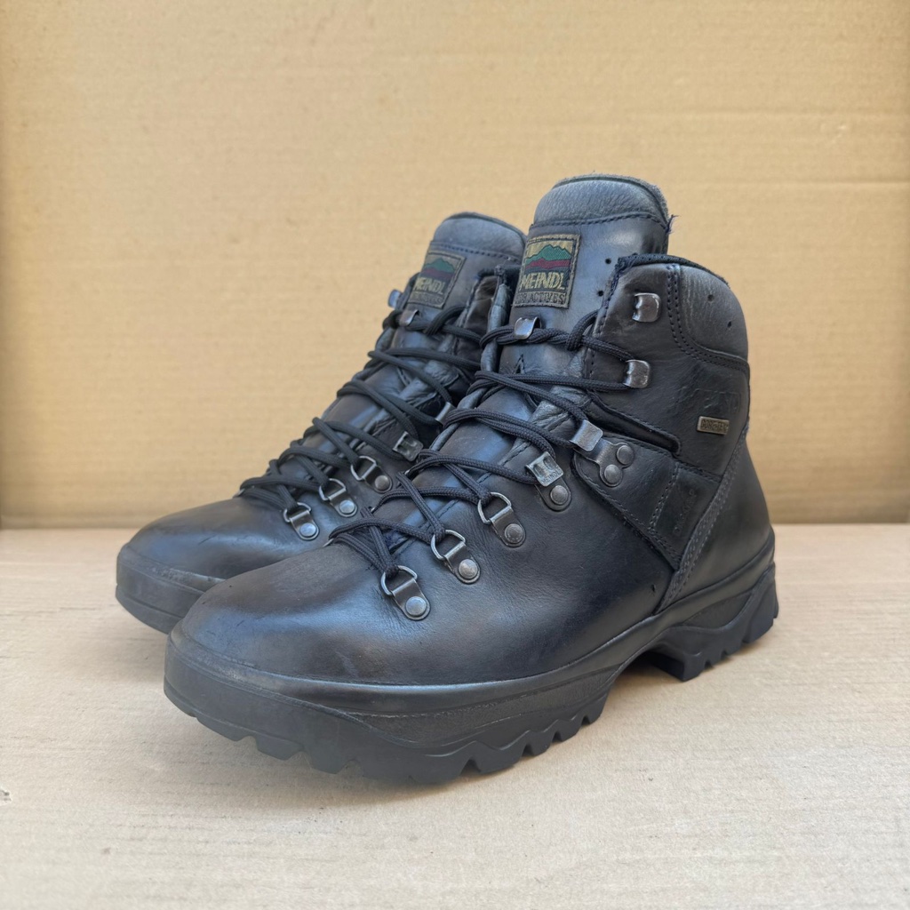 Meindl goretex vibram leather black hiking boot