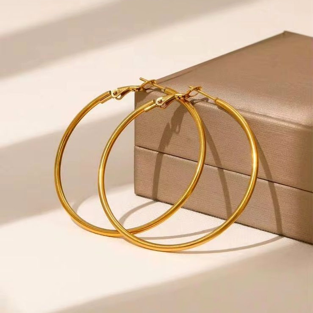 Anting SHEIN Hoop Wanita Warna Emas Model Bulat Besar Minimalis Fashion