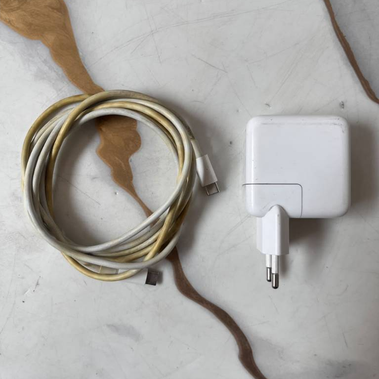 CHARGER APPLE MACBOOK AIR TYPE C 30 WATT  ORIGINAL