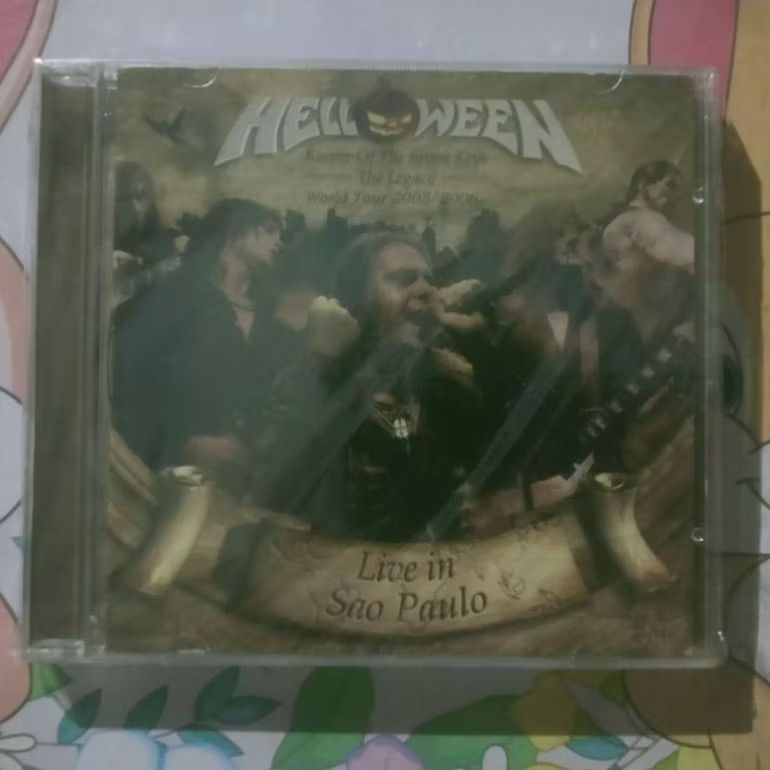 Kaset CD Second -Helloween "Keeper Of The Seven Keys – The Legacy World Tour 2005/2006 (Live in Sao 