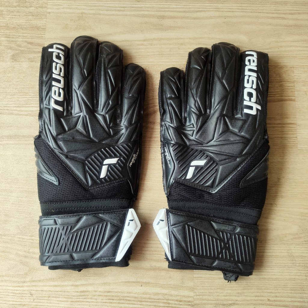 Sarung Tangan Kiper Glove Kiper Reusch Attrakt Grip 7700 FS Finger Support Original