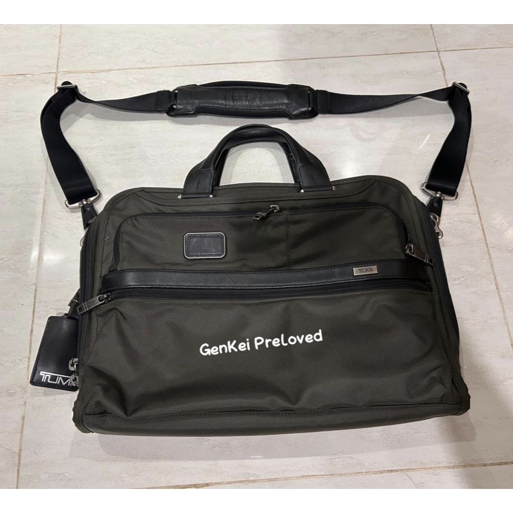 Preloved Tumi Alpha 2 tas laptop