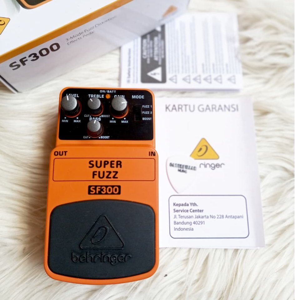 Behringer SF300 Super Fuzz Pedal Efek Gitar bass