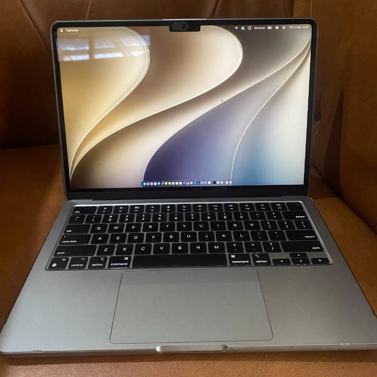 MacBook Air M2 (2022) RAM 8GB SSD [256GB] - Second Original Like New